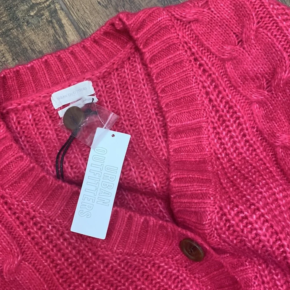 Urban Outfitters Pink V-Neck Crop Sweater - Picture 2 of 6